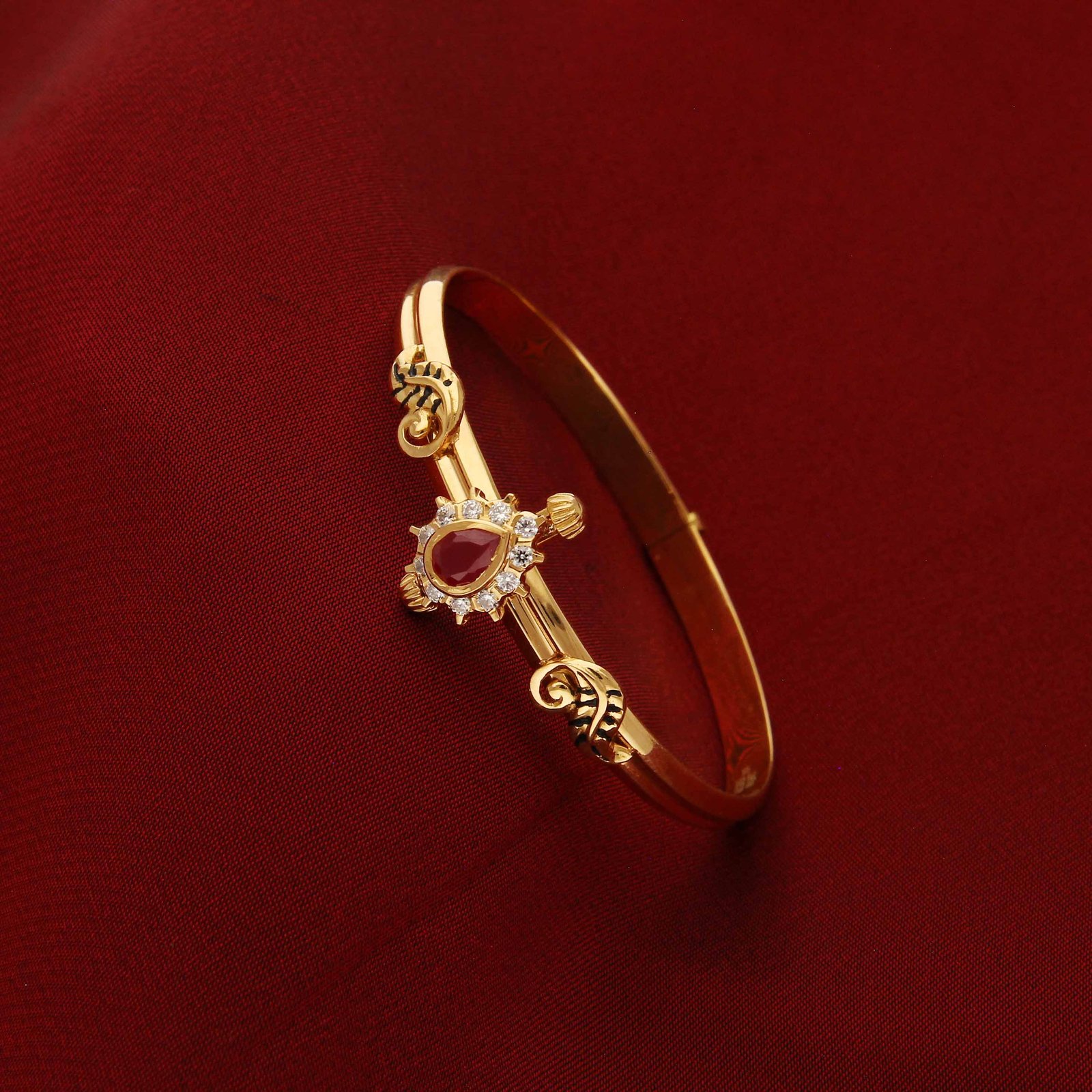 FANCY STONE BRACLET